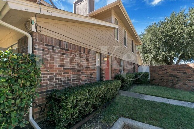 Building Photo - 2240 Tarpley Rd