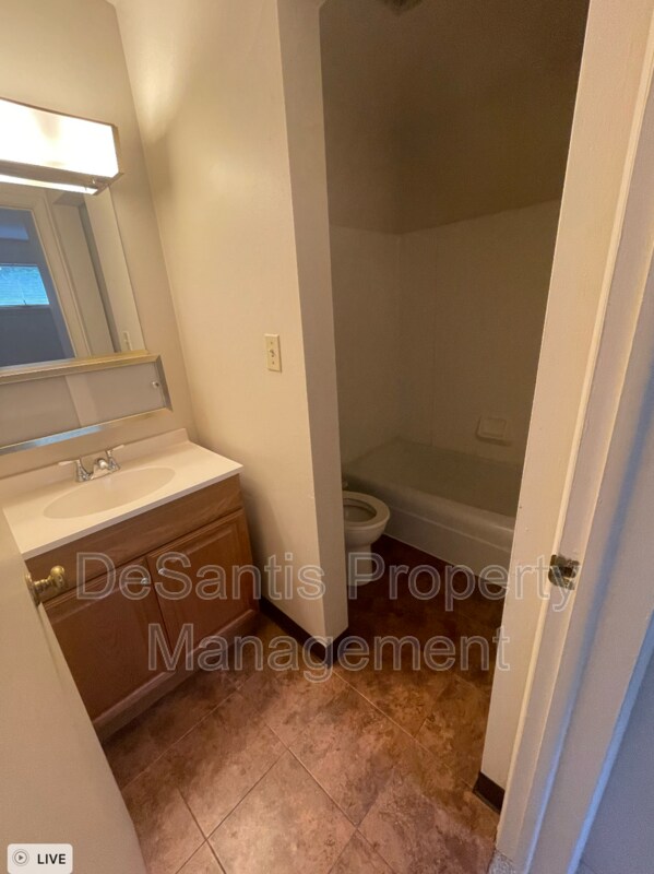 8 Lunar Ln, Coraopolis, PA 15108 Condo for Rent in Coraopolis, PA