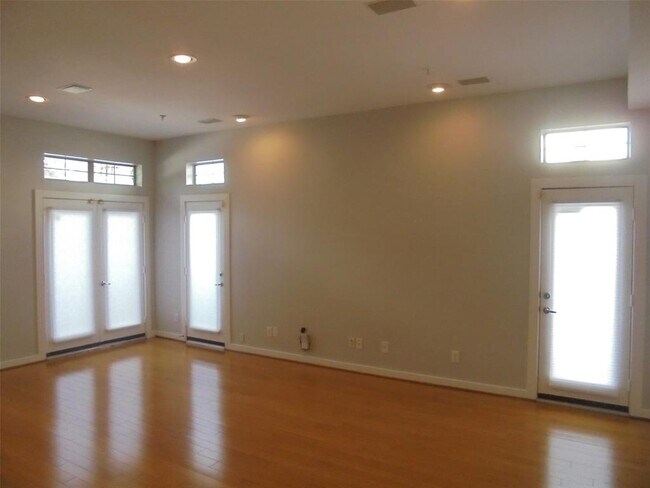 Building Photo - 806 Jackson Hill St