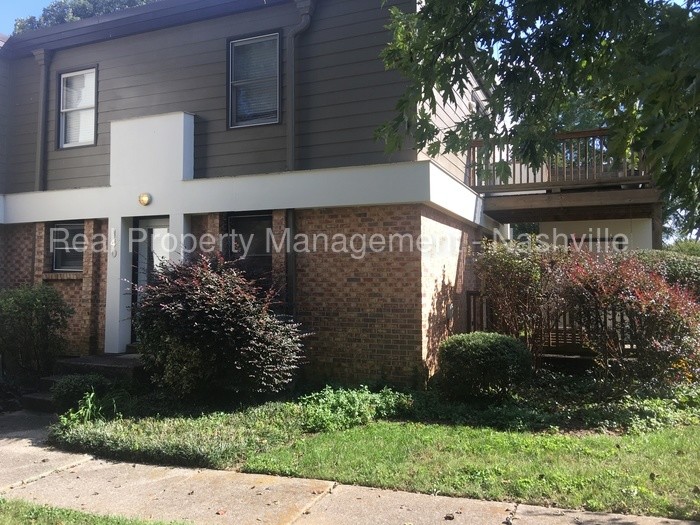 Primary Photo - 940 Gale Ln