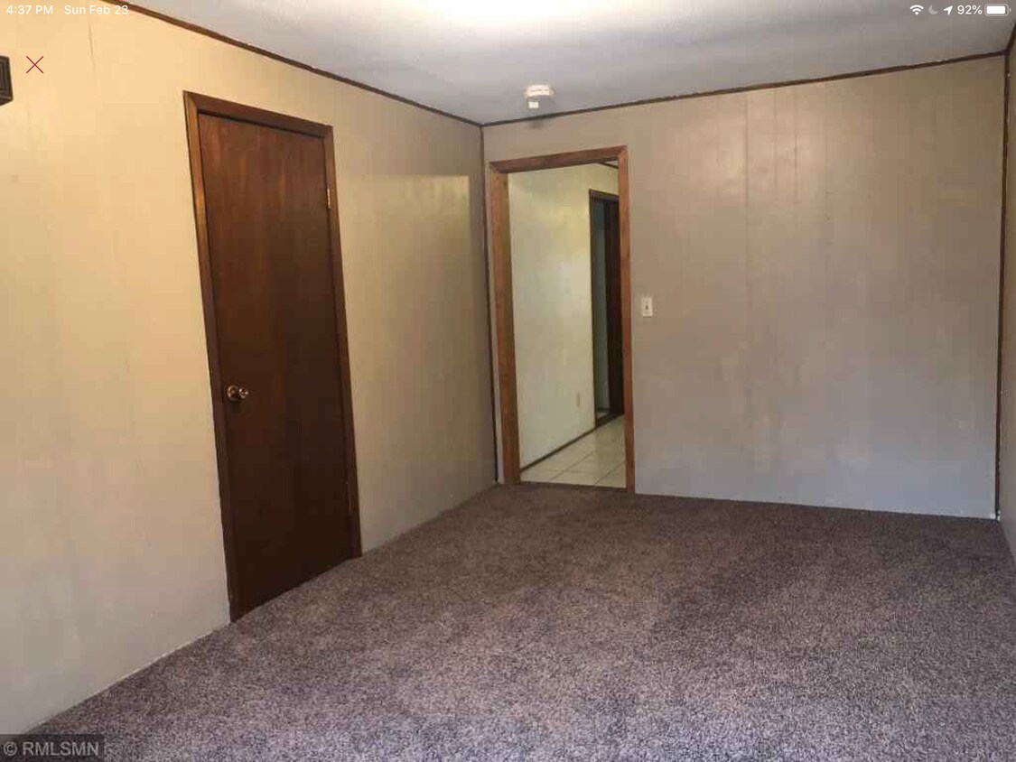 Primary Photo - 250 E Cherry St