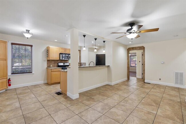 Foto del edificio - 914 E 32nd St