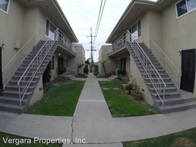 Foto del edificio - 17817 Crenshaw Blvd
