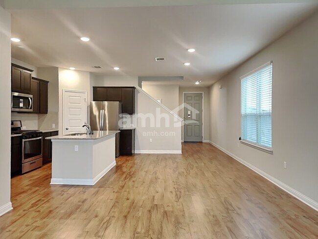 Building Photo - 8108 Cottage Rose Drive
