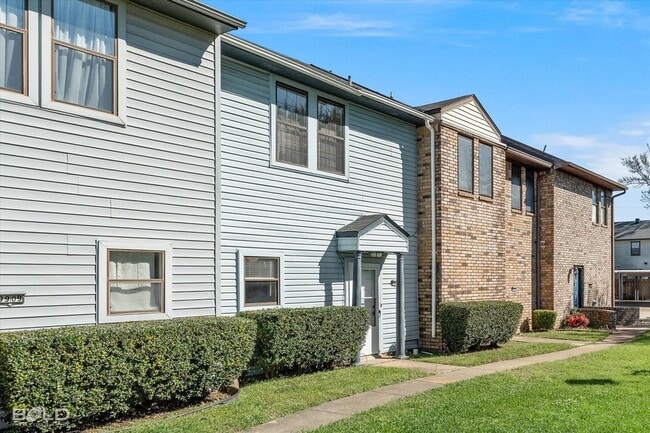 Building Photo - 9913 Dagger Point Ln