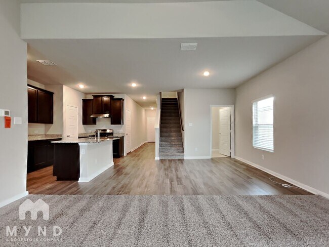 Building Photo - 6707 Shiraz Way