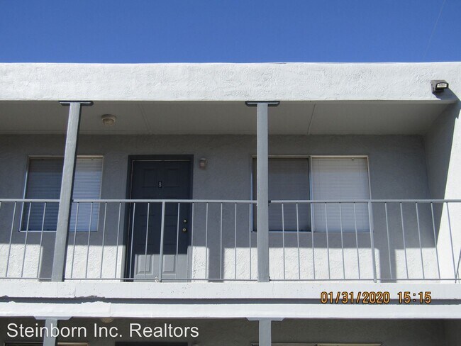 Building Photo - 2805 E Idaho Ave