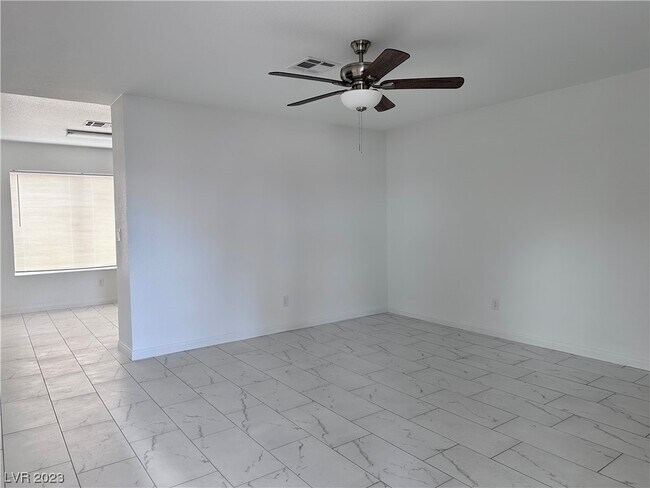 Building Photo - 4447 Pineaire St