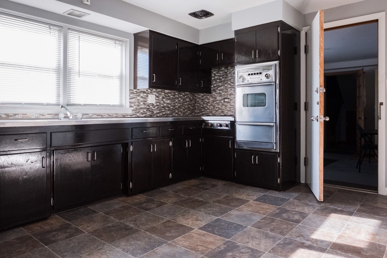 Foto principal - 11130 S Longwood Dr