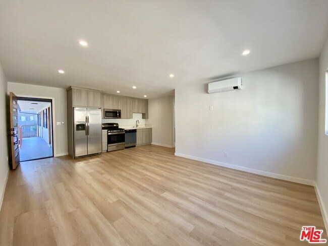 Foto del edificio - 3207 W 3rd St