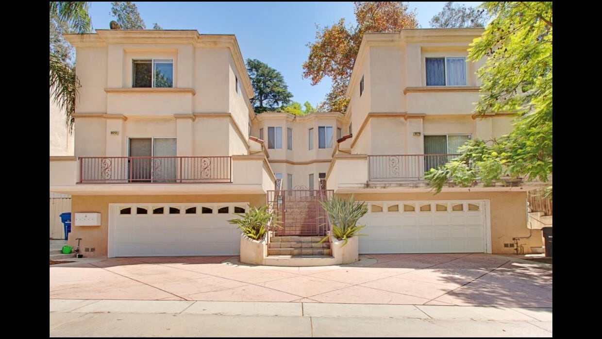 3272 Barham Blvd, Los Angeles, CA 90068 Townhome Rentals in Los