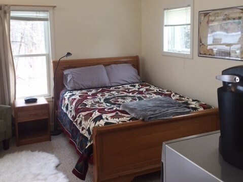 Foto del edificio - 290 N Pleasant St