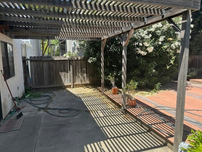 Photo - 1419 Helmsman Way House