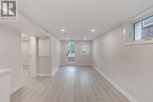 Photo du bâtiment - 979 Avenue Rd