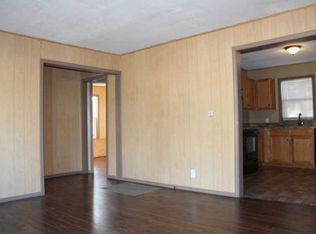 Building Photo - Super Clean 2 bedroom - 1 bathroom Bungalow