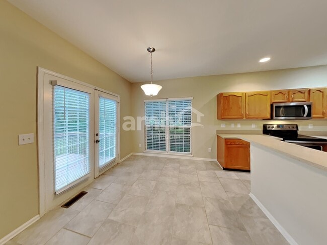 Foto del edificio - 20320 Southshore Dr