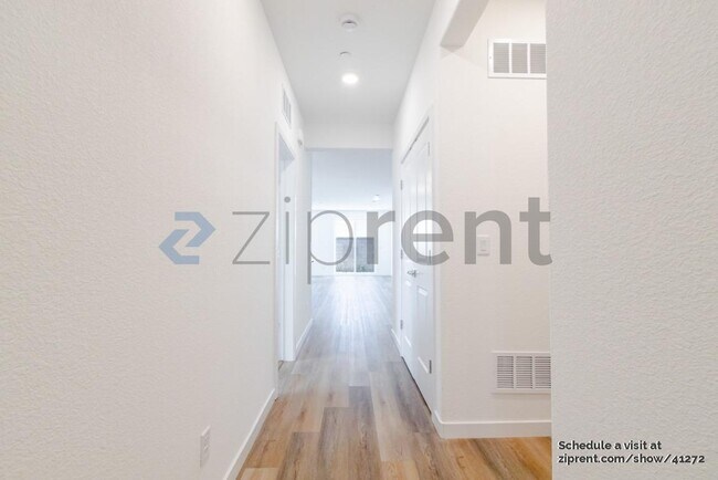 Foto del edificio - 7417 Moon Dream Wy