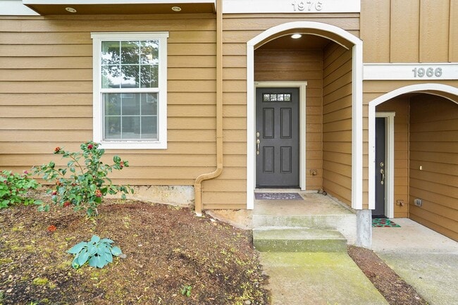 Foto del edificio - 3 bed, 3.5 bath townhouse in McKenzie Ridg...