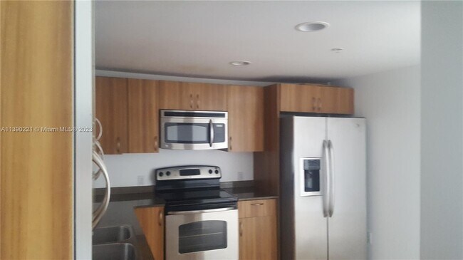 Foto del edificio - 6305 Indian Creek Dr