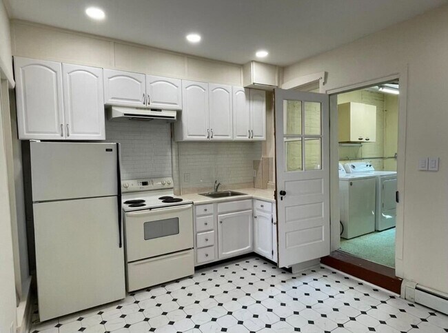 Foto del edificio - 22 S Main St