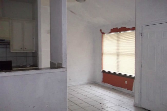 Building Photo - 2103 Davis St