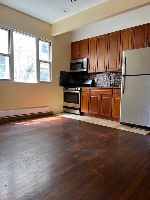Foto principal - 86 Horton Ave