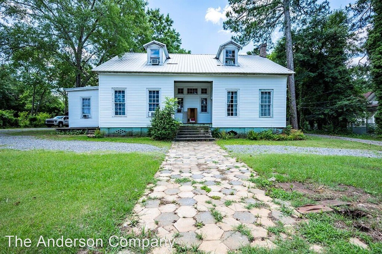 2 br, 1 bath House 819D E. Lee Street House Rental in Dawson, GA