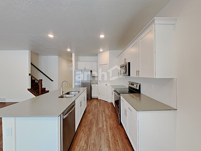 Foto del edificio - 1369 Perelle Ln