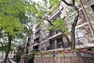 Building Photo - 2600 N Hampden Ct