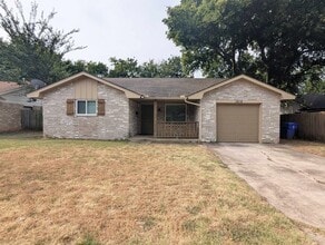Building Photo - 1614 Surrey Dr