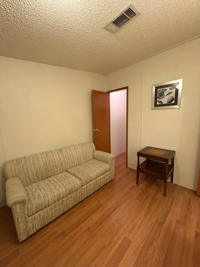 Foto del edificio - 10891 W Whitacre Ln