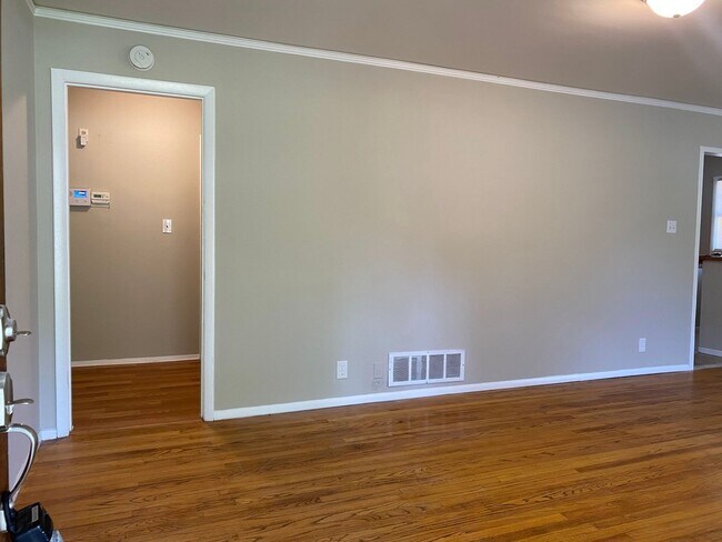 Foto del edificio - 3-Bedroom  cutie ! APPLY today at All3Real...