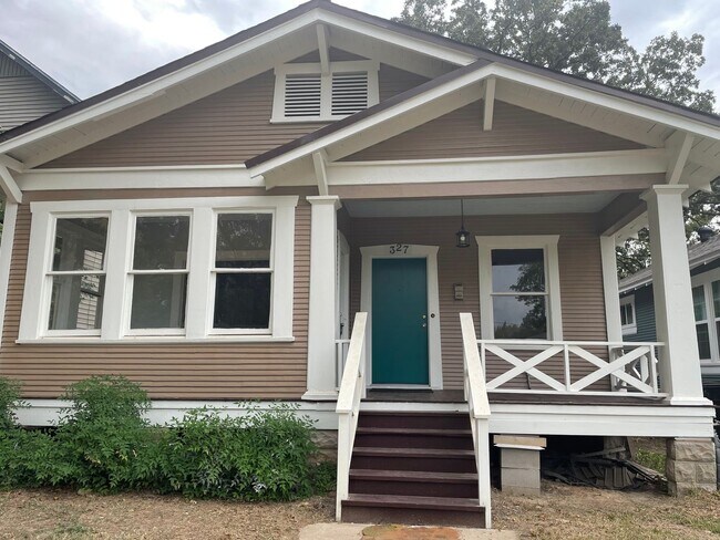 Foto del edificio - Gorgeous fully remodeled Craftsman style home in Highland Historic District!
