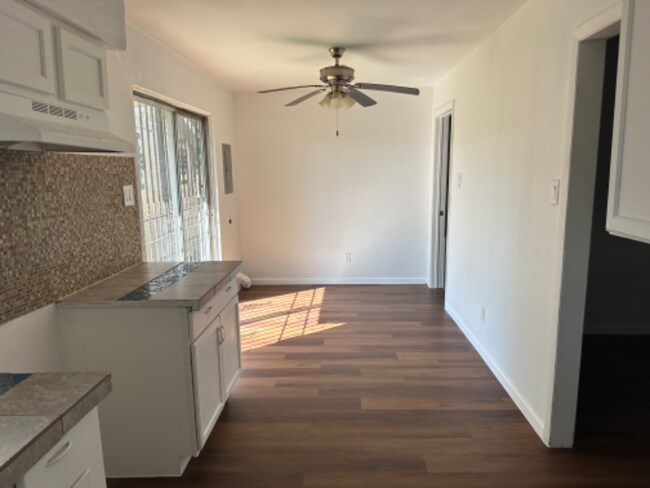 Foto del edificio - 7941 Woodshire Dr