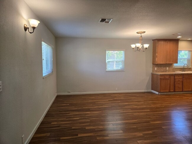 Building Photo - 5437 Griffin Rd