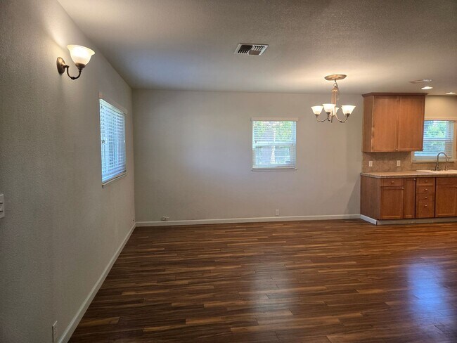 Foto del edificio - 5437 Griffin Rd