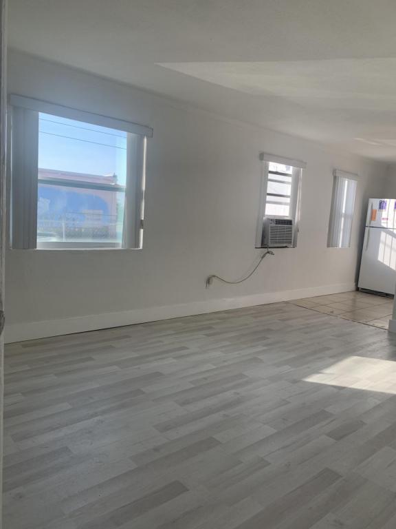 Building Photo - 1444 W 28 St