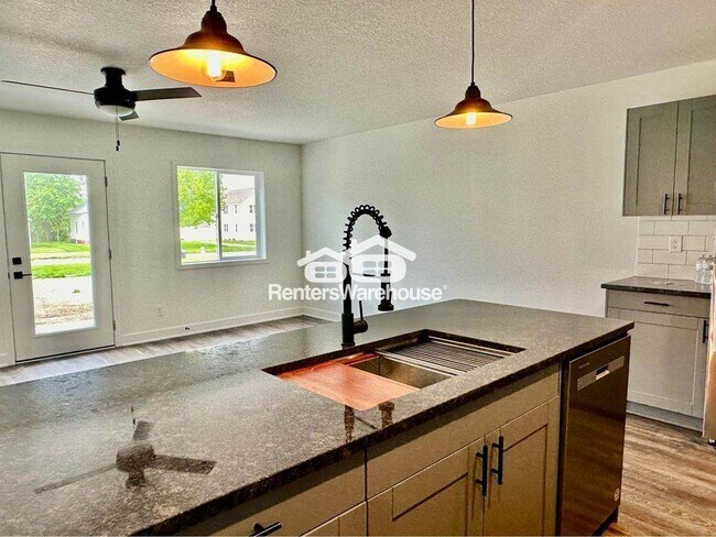 Foto del edificio - 2107 Willis Ave