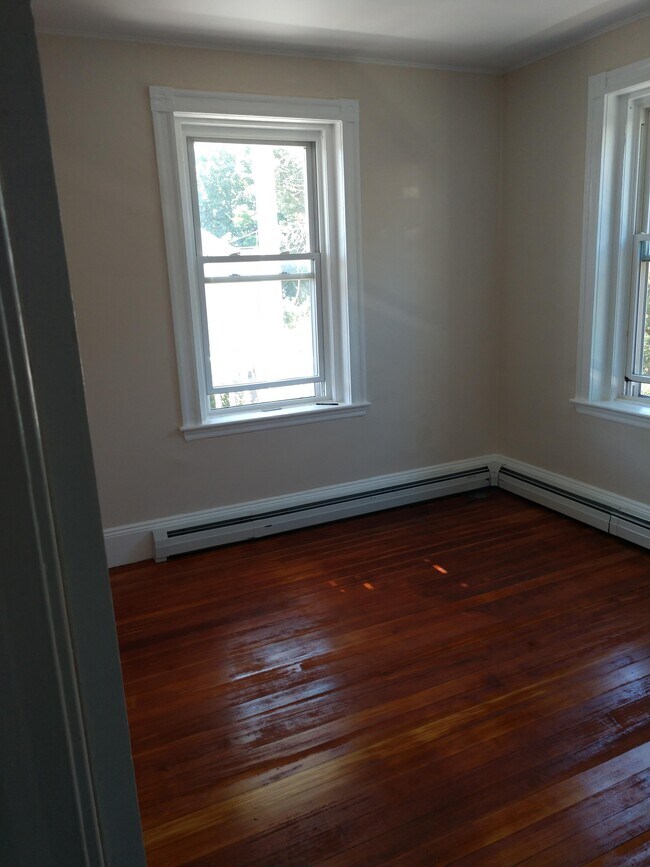 Building Photo - 280 Brookline St