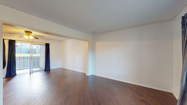 Building Photo - Three-Bedroom Duplex in Aiea.  Pet-Friendl...