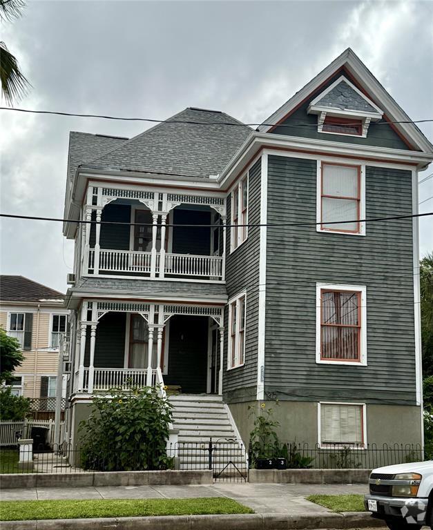 Building Photo - 513 17th St