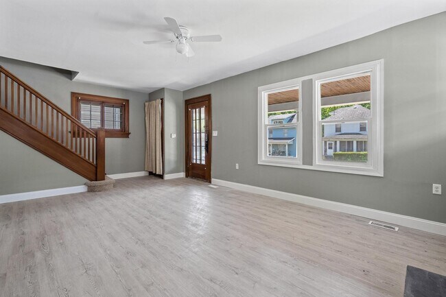 Foto del edificio - 135 W Hudson Ave