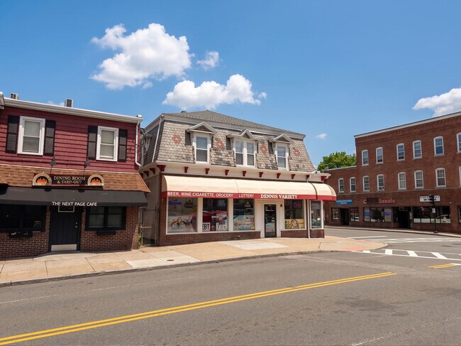 Building Photo - 560 Broad St