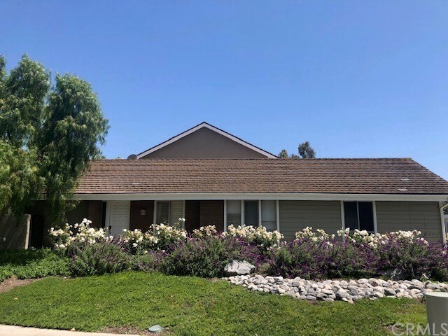 Primary Photo - 17 Woodpine Dr