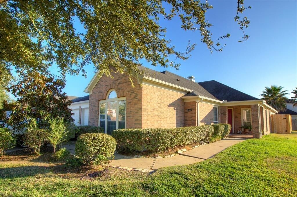 Foto principal - 4902 Grapevine Lake Ct