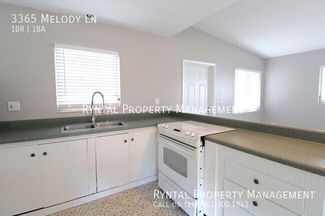 Foto del edificio - 3365 Melody Ln