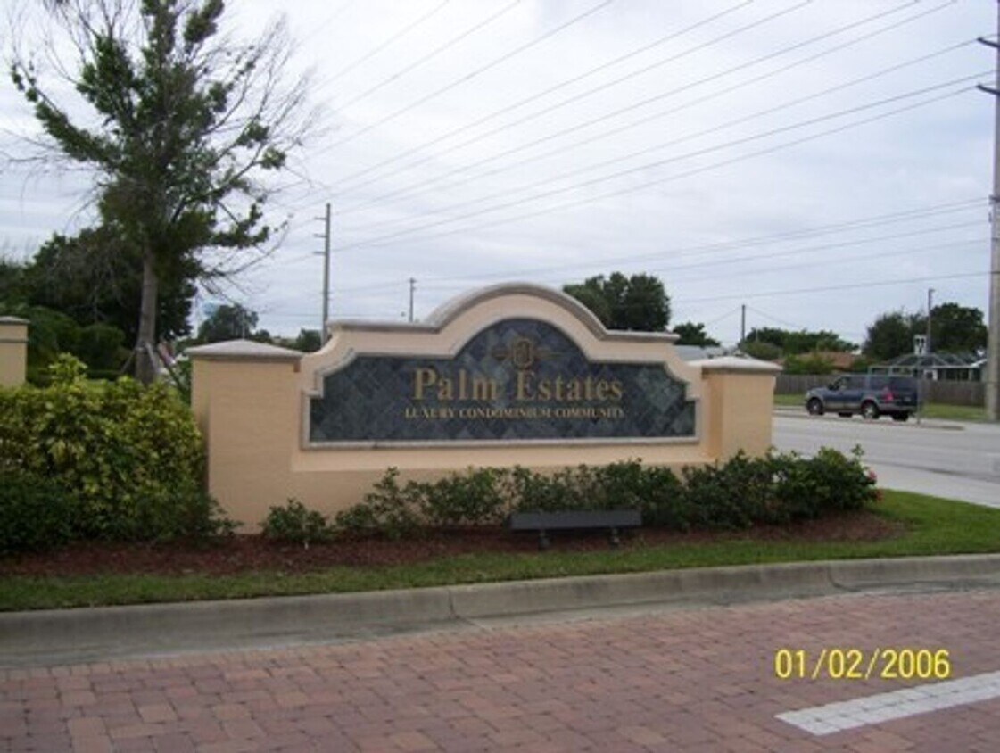 Building Photo - Palm Estates