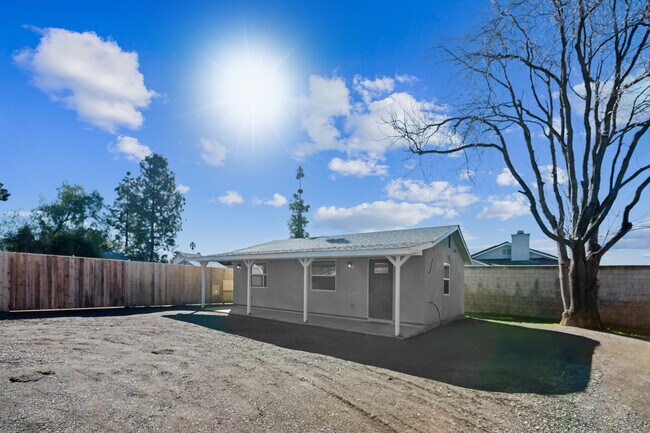 Building Photo - 341 Rogers Ln