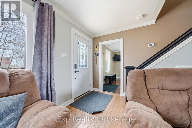 Photo du bâtiment - 10 Valleyview Crescent