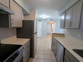 Building Photo - 13480 S Thorntree Dr